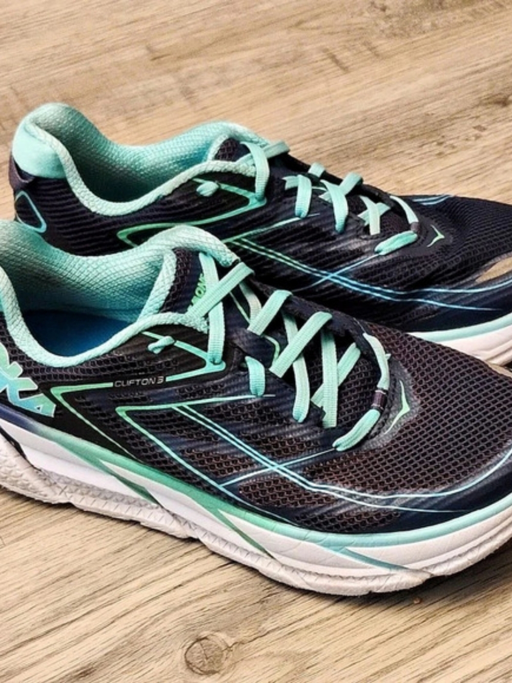 Hoka One Clifton 3 Athletic Shoes US 8.5 Black & Green Women's Size 8 5